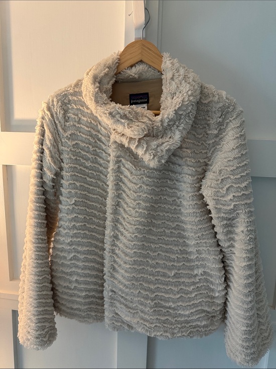 Patagonia Jackets & Blazers - Patagonia Cream Plush Cowl Neck Pullover Jacket